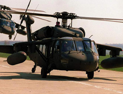 İki yaralıyı taşıyan uçak geldi