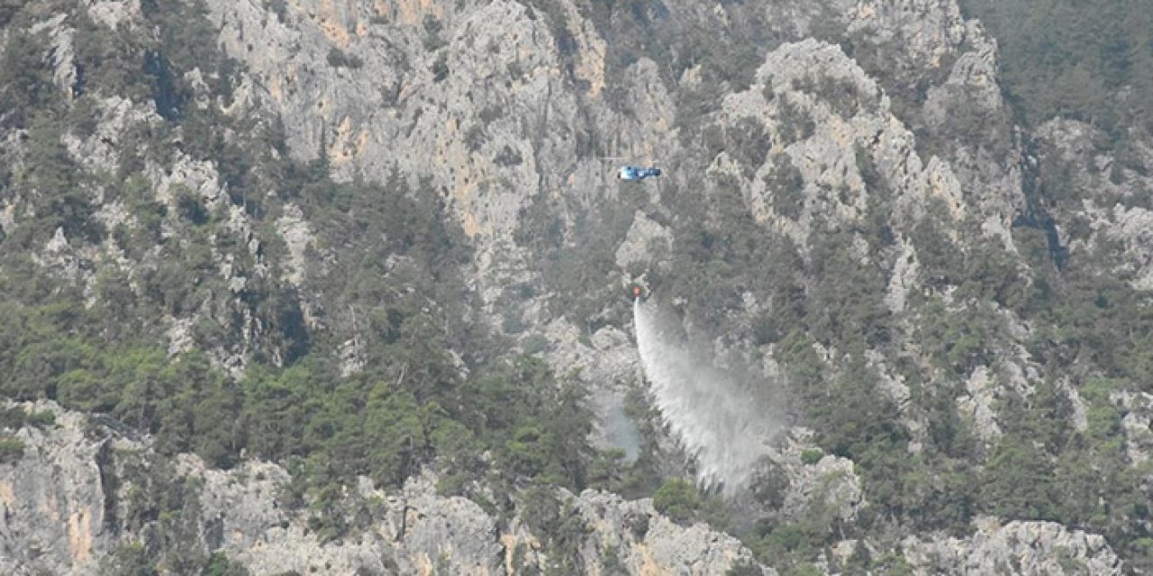 Antalya Kemer’de orman yangınına havadan ve karadan müdahale sürüyor