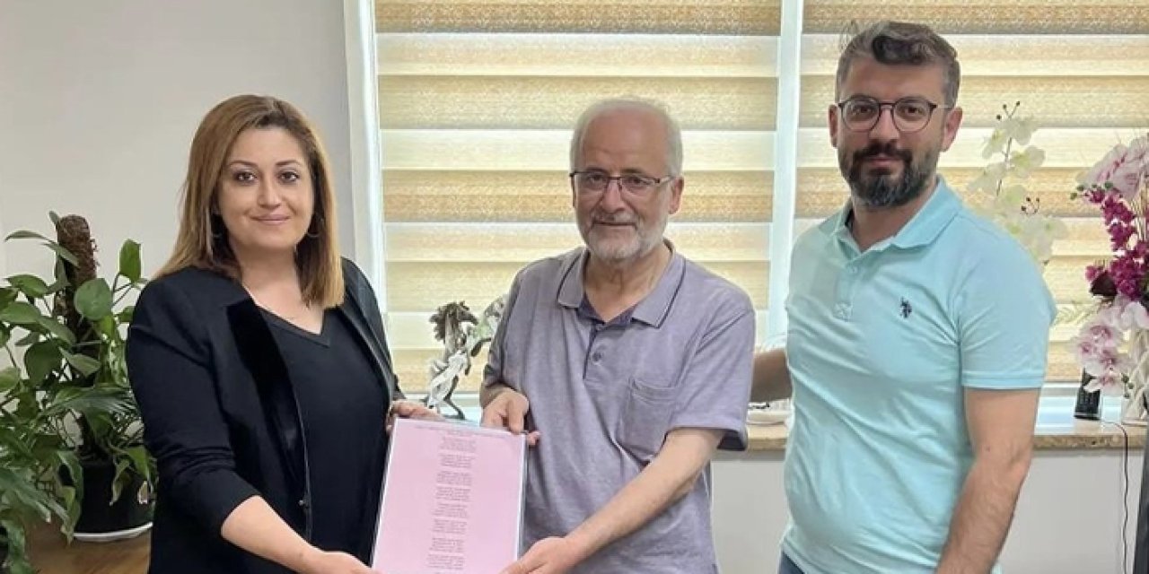 Bayburt'ta eşini tedavi eden doktor ve hemşirelere şiir yazdı