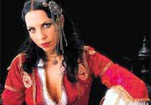 Sertab Erener Protesto Edildi