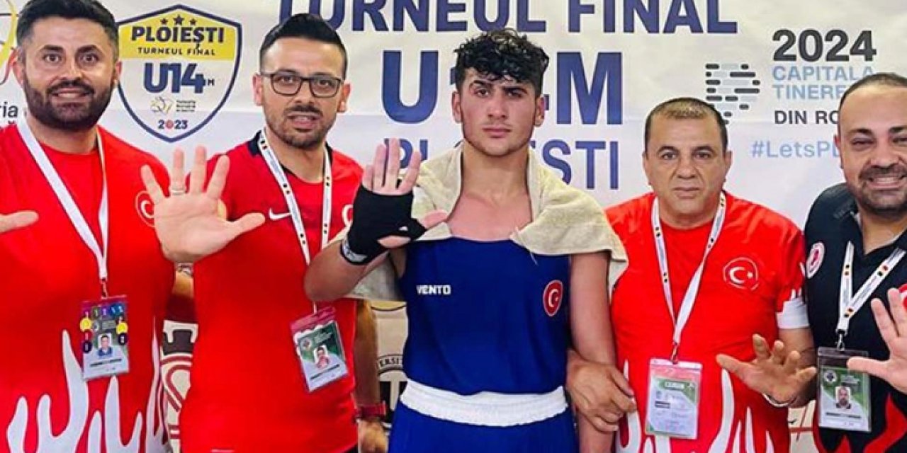 Bayburt'lu şampiyon boksör davul zurnayla karşılandı