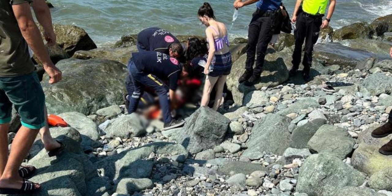 Artvin'de serinlemek için denize girmişti! 9 yaşındaki kız çocuğundan acı haber
