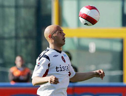 İtalyan  "Parola" yazdı