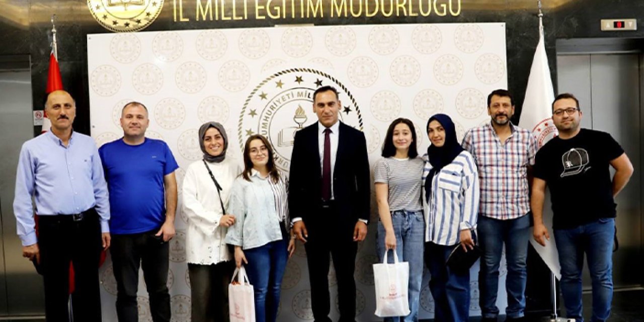 Bayburt'ta LGS'de dereceye giren öğrenciler ödüllendirildi