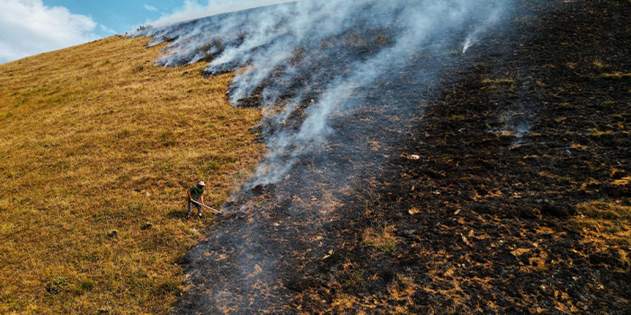 Bayburt'ta örtü yangını! Müdahale sürüyor