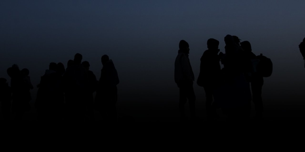 Bakan Yerlikaya'dan göçmen sorunuyla mücadele mesajı! "Nefeslerini keseceğiz"