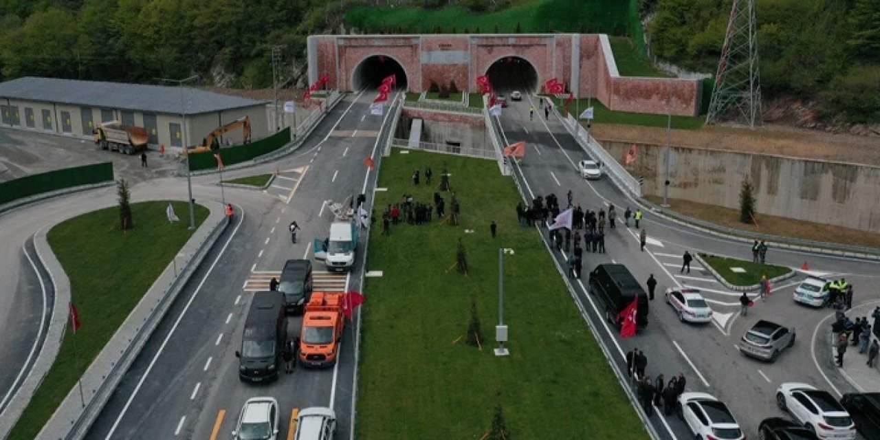 AK Parti Genel Başkan Yardımcısı Hamza Dağ: "Gümüşhane-Trabzon arası 45-50 dakikaya indi"