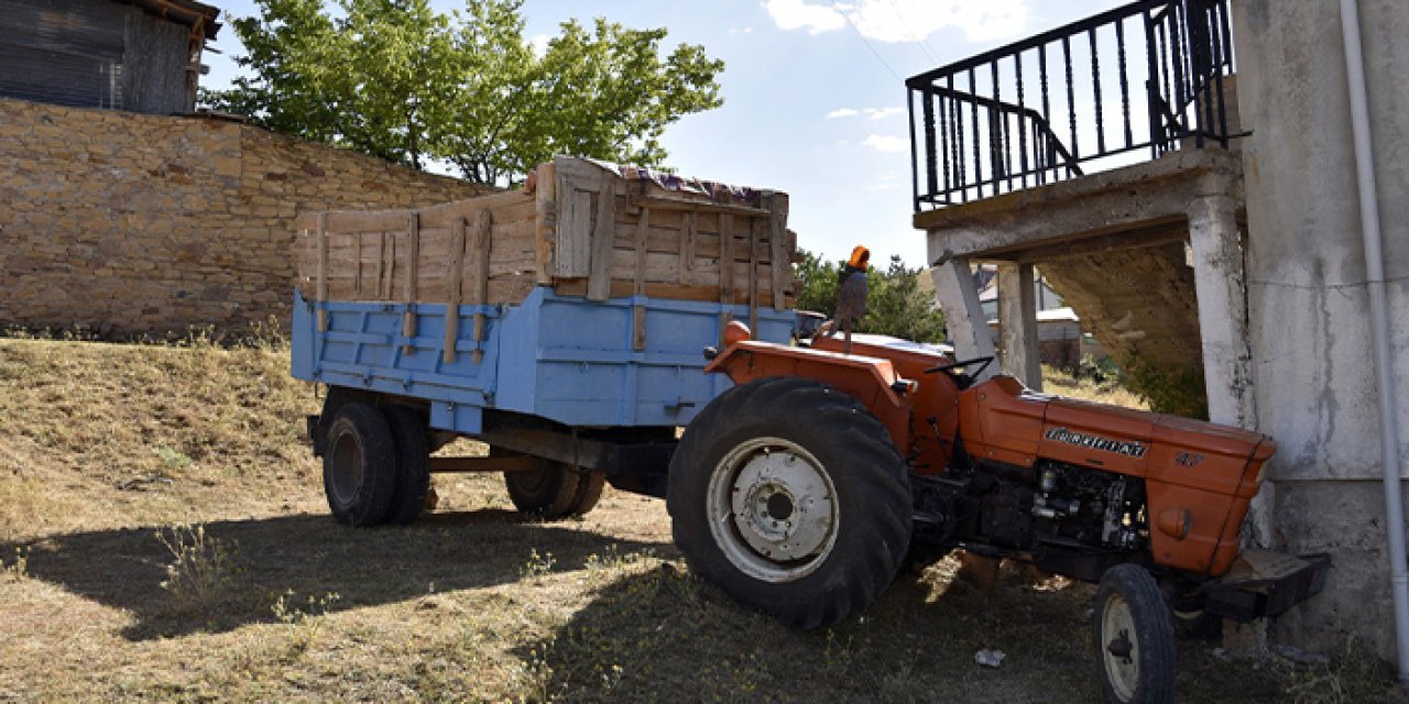 Gümüşhane'de yakıt doldurduğu traktörün altında kalarak can verdi