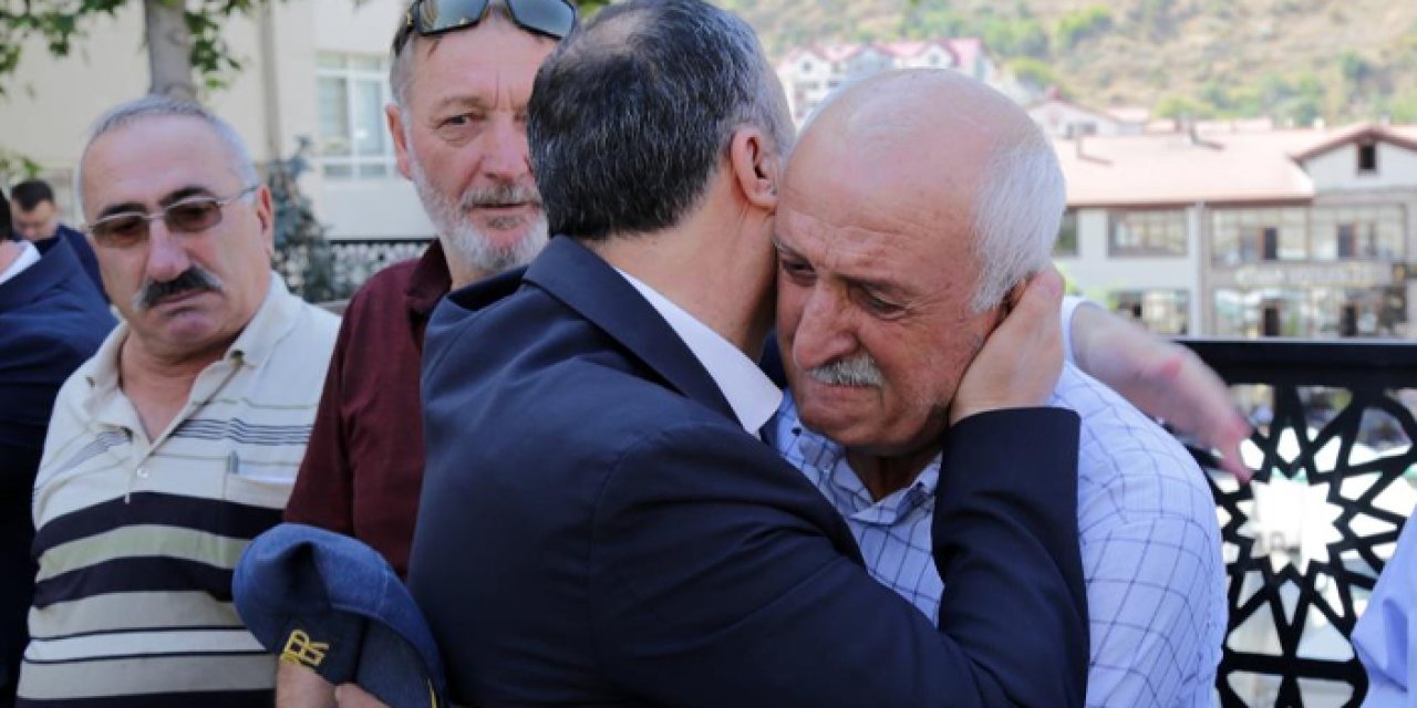 Gümüşhane'de Vali Taşbilek gözyaşlarıyla uğurlandı