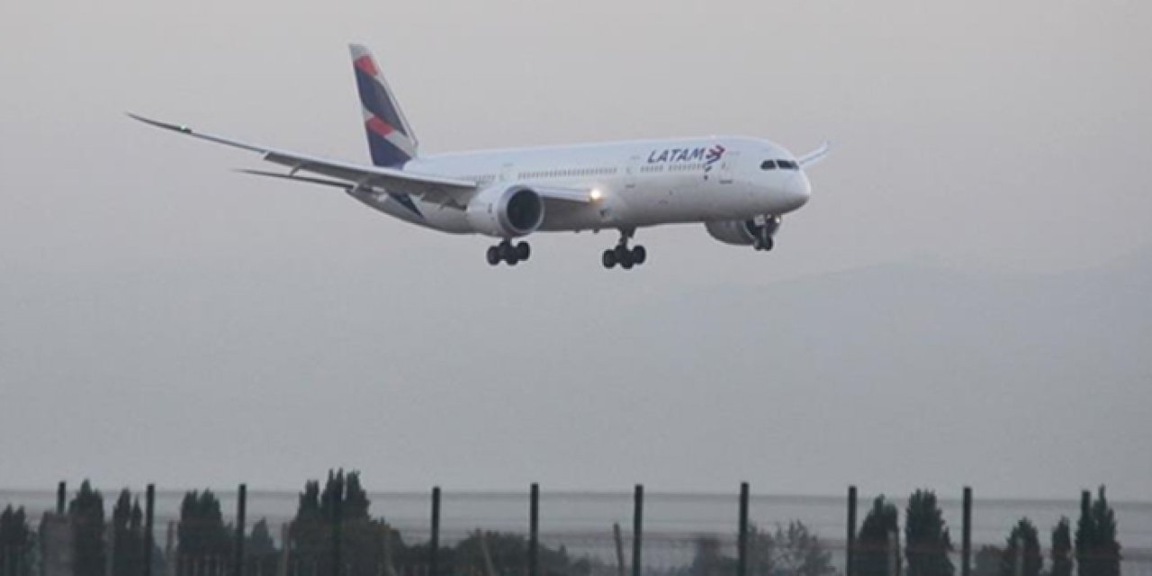 Kaptan pilot hayatını kaybetti! 271 yolculu uçak acil iniş yaptı