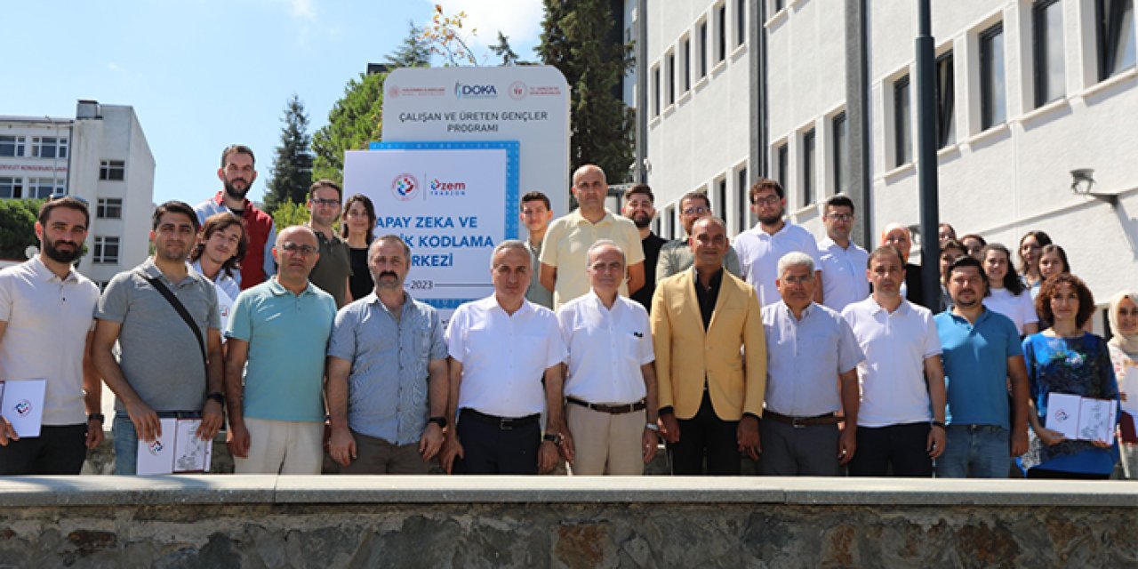 Trabzon Üniversitesi'nde düzenlenen "Blok Tabanlı Robotik ve Kodlama Eğitimi" sona erdi