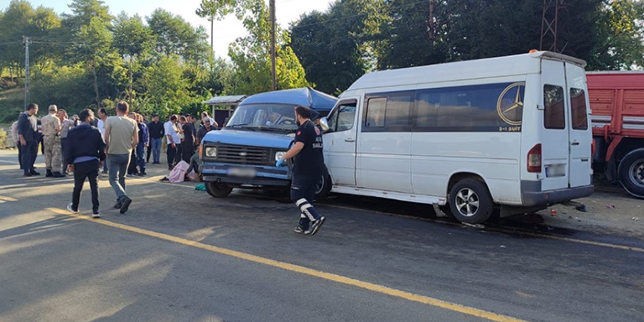Ordu'da iki minibüs birbirine girdi! 20 yaralı