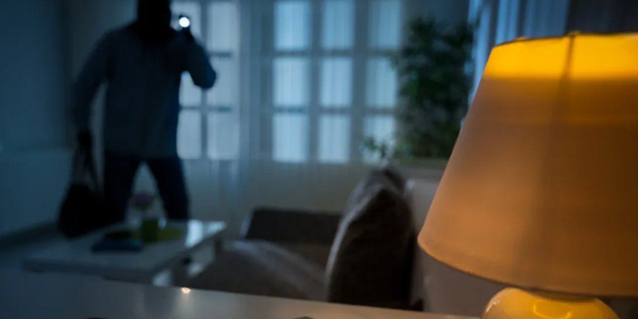 Trabzon'da yangın merdiveninden eve girdiler! Yılların birikimini götürdüler