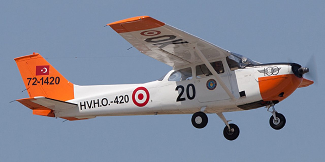 MSB duyurdu! Askeri eğitim uçağı Yalova'da acil iniş yaptı