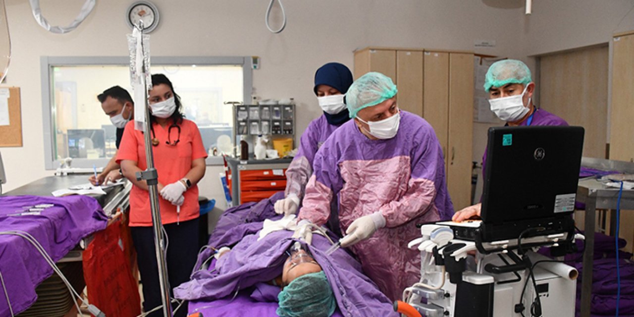Trabzon'da KTÜ'de 19 yaşındaki hastaya sıradışı yöntem
