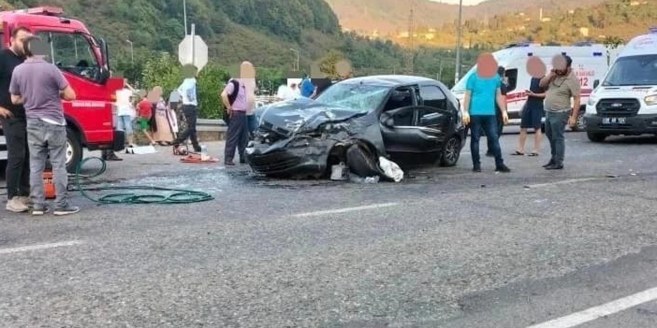 Giresun'da iki araç kafa kafaya çarpıştı! 1 ölü, 2 yaralı