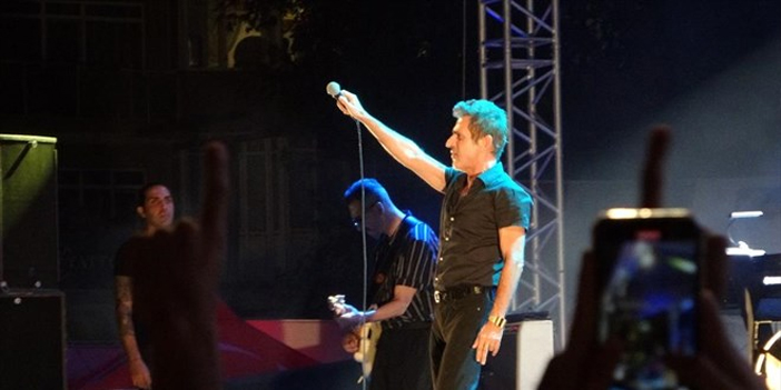 Teoman'dan basın mensuplarını kovduğu iddiasına yanıt!