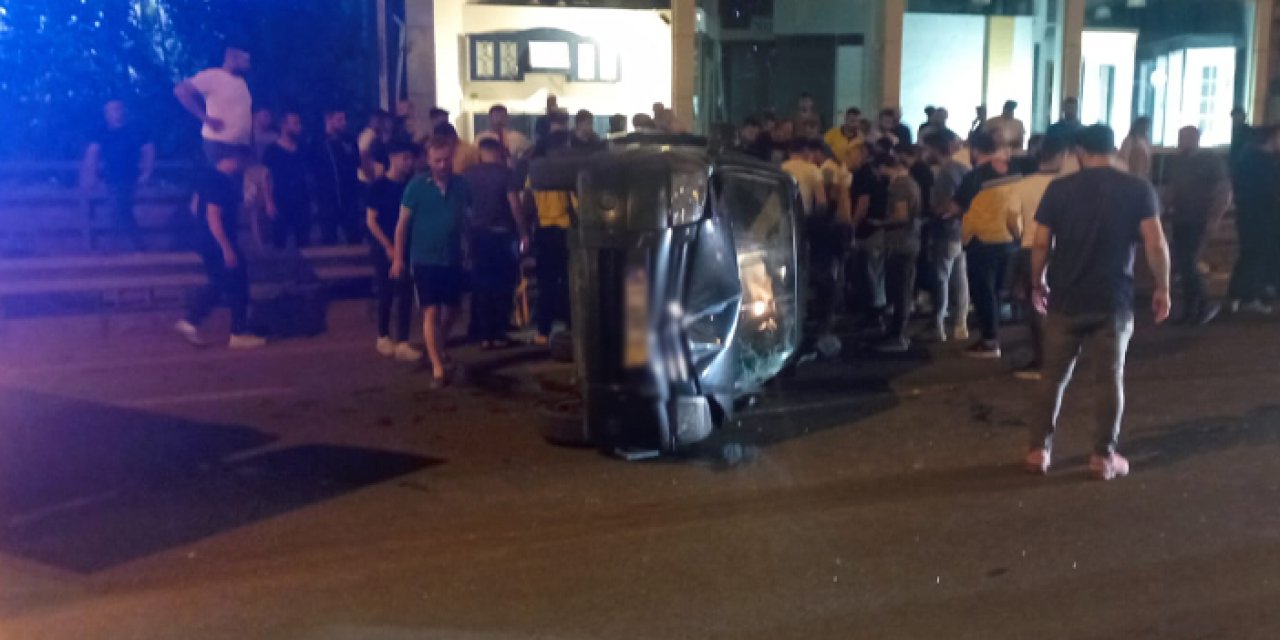 Trabzon'da yine aynı kavşak yine kaza! 5 kişi yaralandı