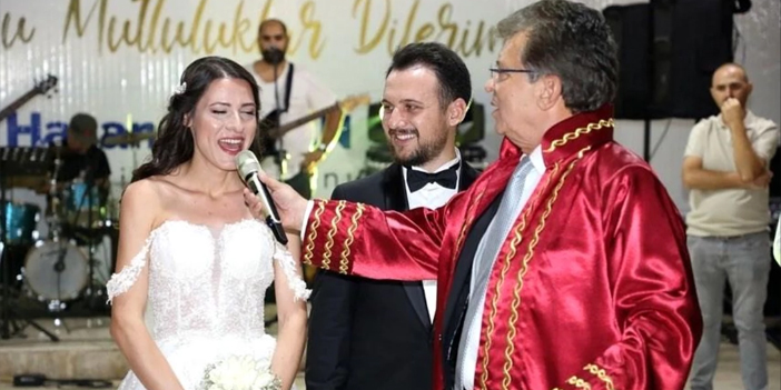 Balıkesir'de evlendiler!  Nikahı gelinin babası kıydı