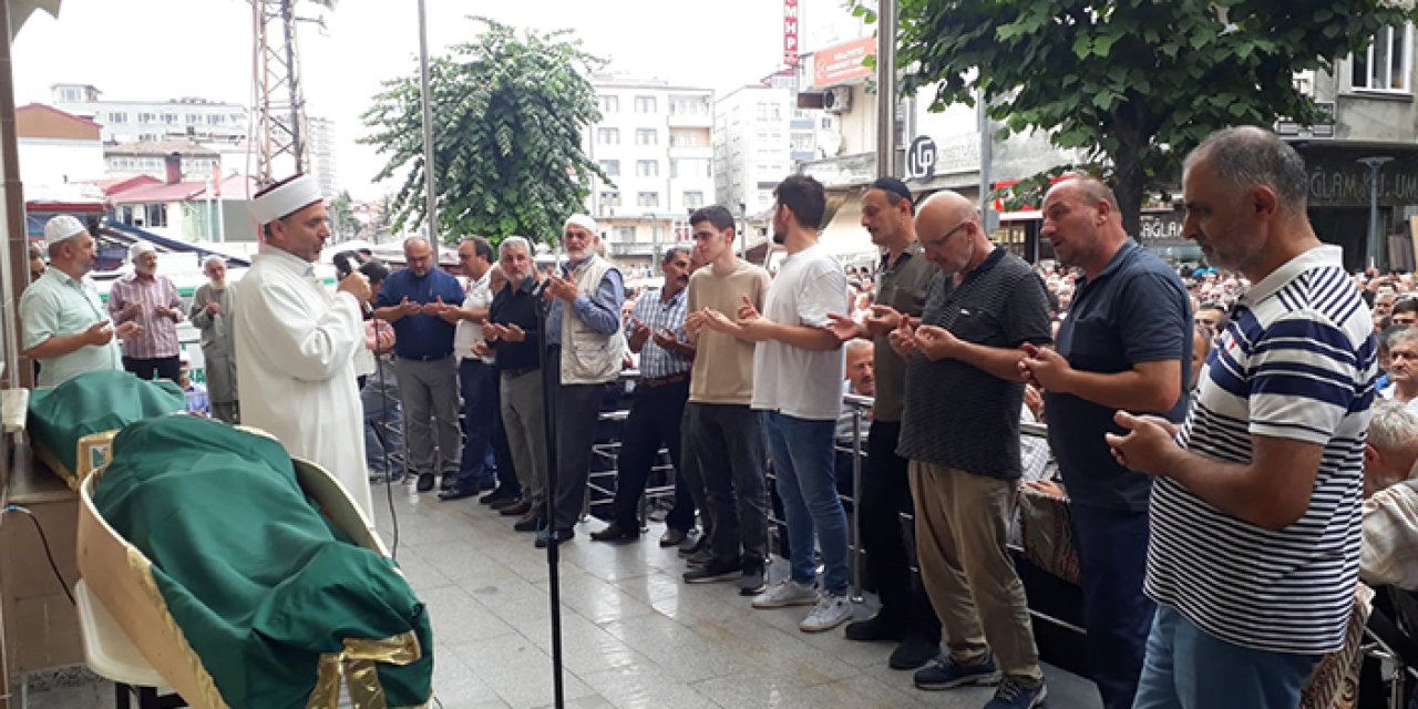 Ankara'dan Trabzon'a acı haber geldi! iki arkadaş toprağa verildi