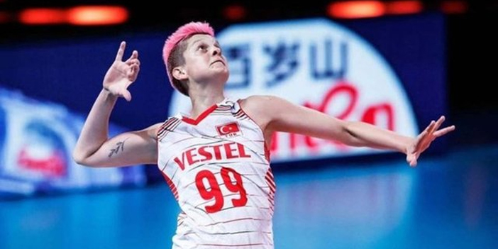 O paylaşımı çok konuşulmuştu! Ebrar Karakurt yine gündem oldu!