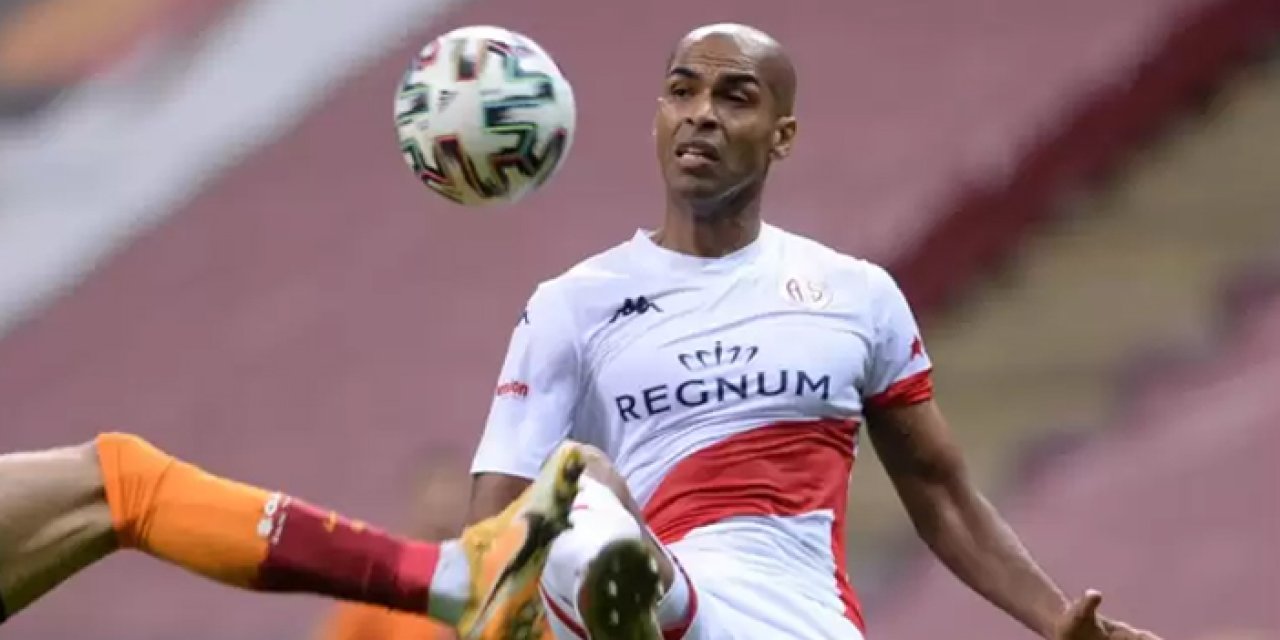 Antalyasporlu Naldo'yu üzen kaza!