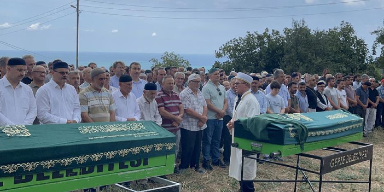 Ordu’daki kazada hayatlarını kaybetmişlerdi! 3 kişi Sinop'ta toprağa verildi