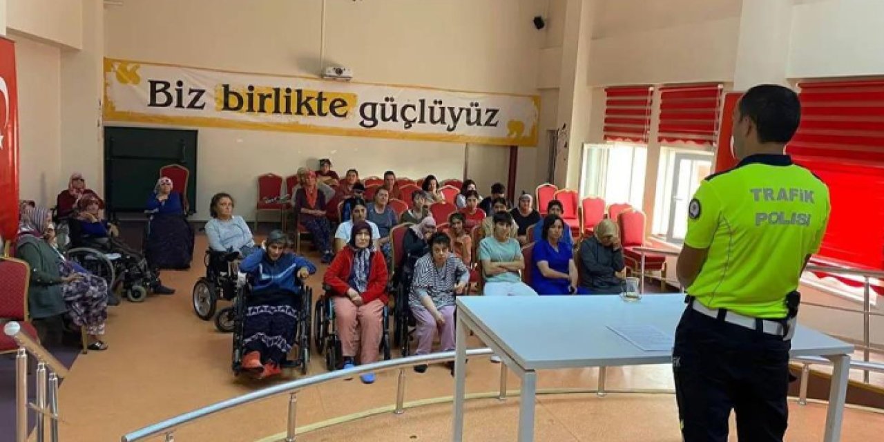 Bayburt'ta özel ve engelli bireylere trafik bilinci eğitimi