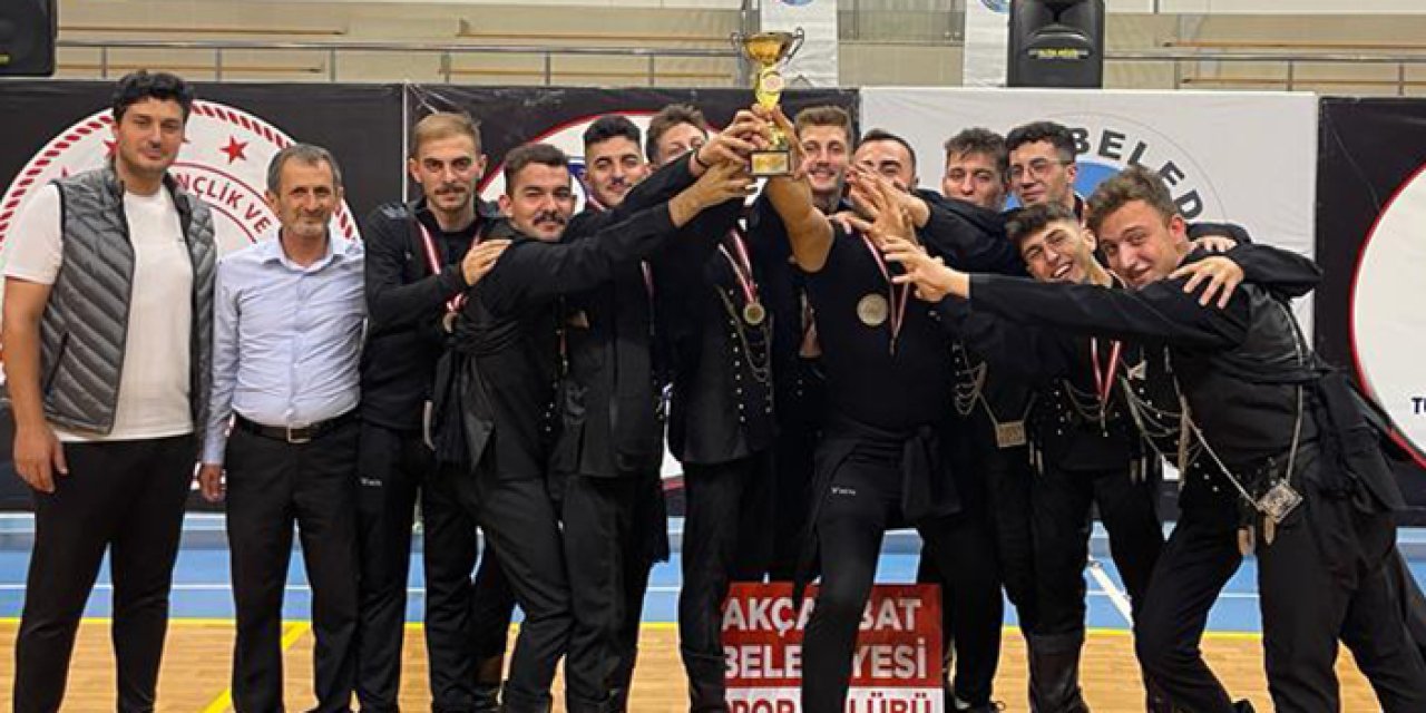 Halk oyunları yarışmasında Akçaabat horonuna birincilik