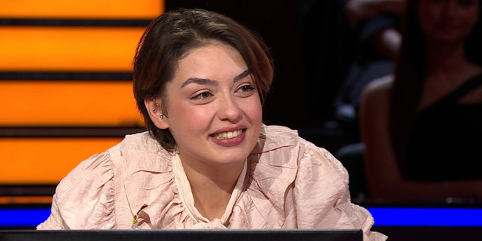 Milyoner'deki ödülü beğenmedi,  yapımcıya yeni rakam vererek seslendi!