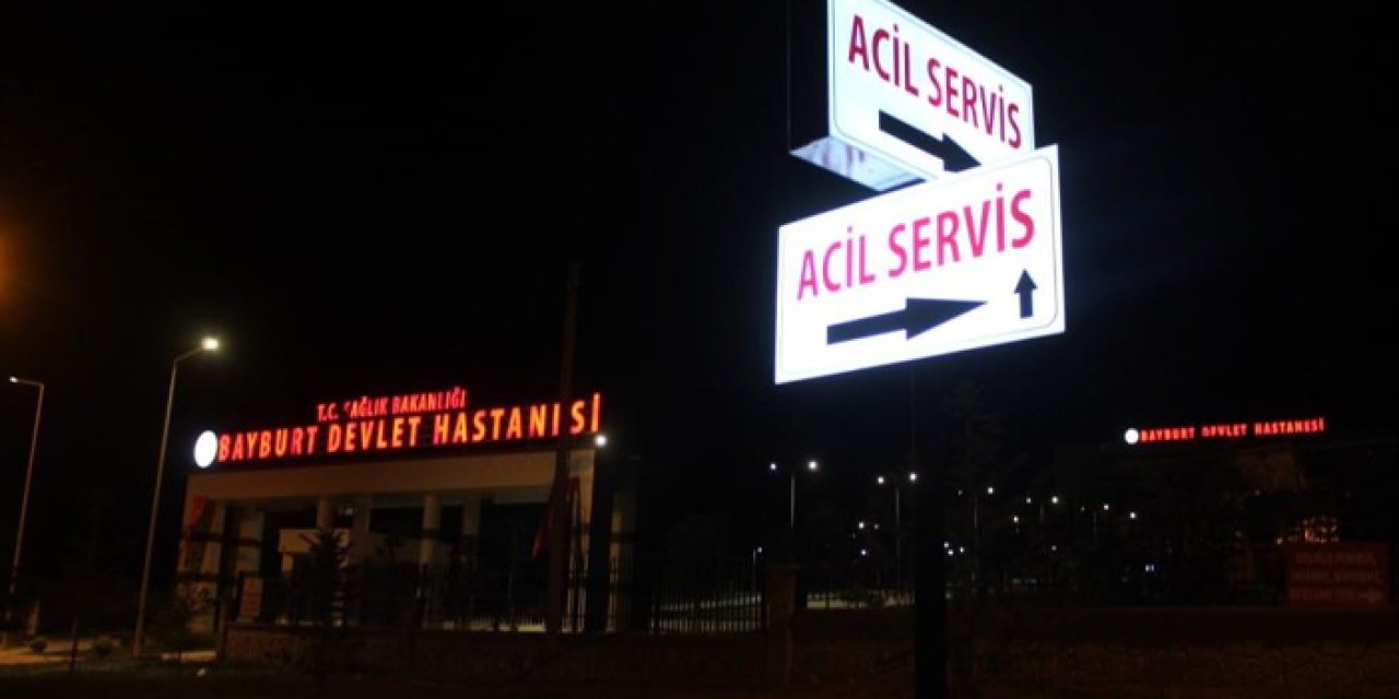 Bayburt'ta lahmacun yiyen 60 öğrenci zehirlendi! 37'si hastanelik oldu