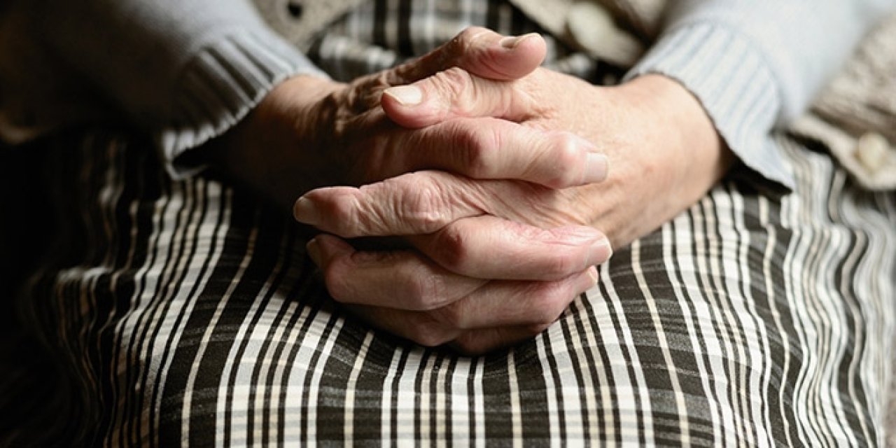 Dünyada her 3,2 saniyede bir kişi Alzheimer oluyor