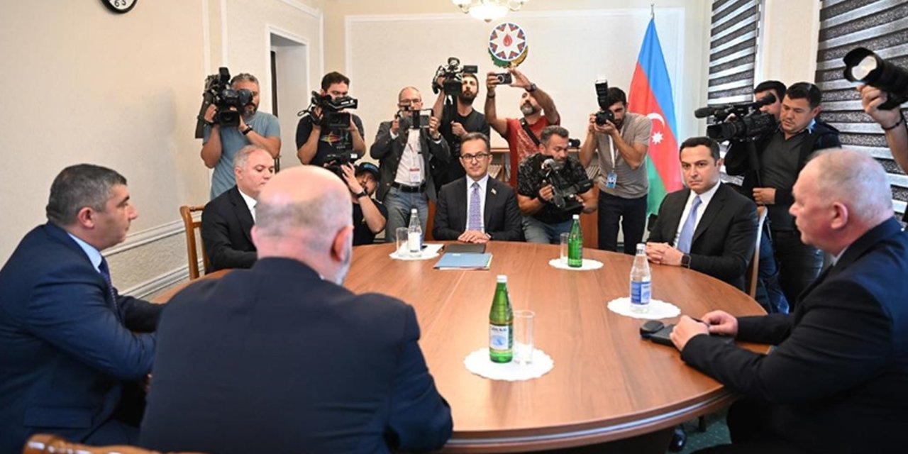 Azerbaycanlı yetkililer ile Karabağ'daki Ermeni yetkililer görüşüyor