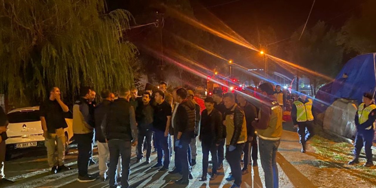 Bayburt'ta ahıra yıldırım isabet etti! 3 hayvan telef oldu