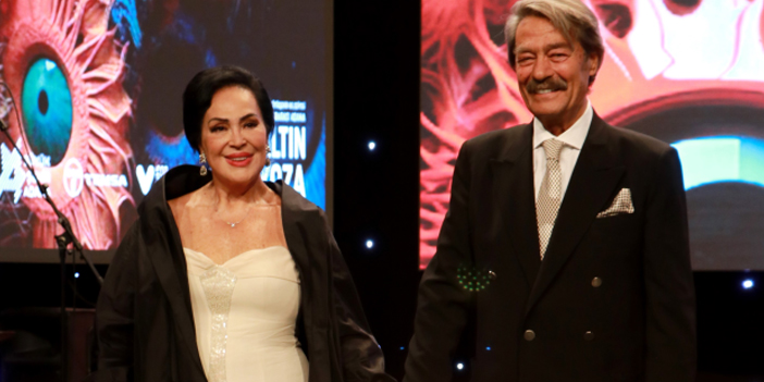 Ödül töreni geçmişe götürdü! iki efsane isim el ele