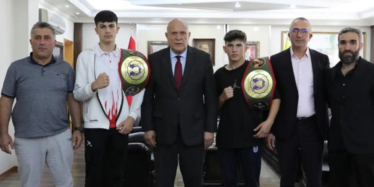 Bayburt'ta Başkan Pekmezci başarılı sporcuları makamında ağırladı