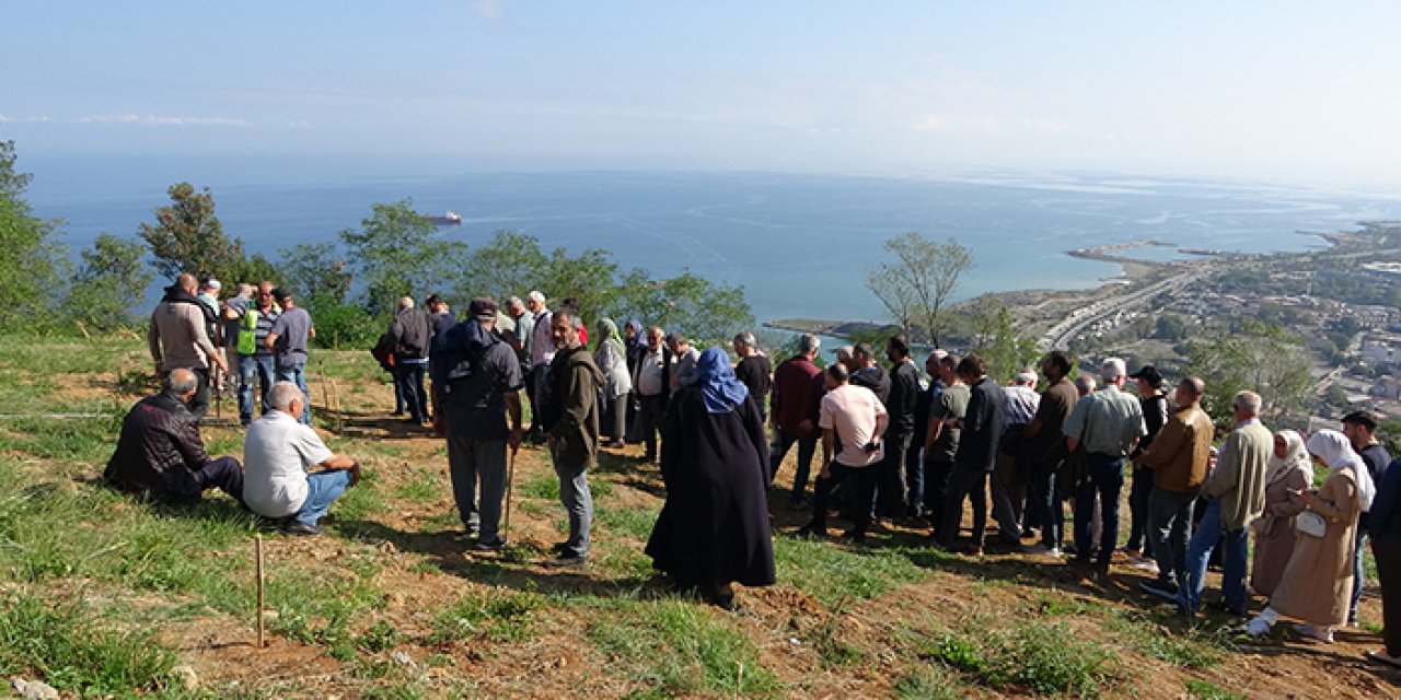 Trabzon'da manzaralı mezar kuyruğunda kriz! 1 kişi hastaneye kaldırıldı
