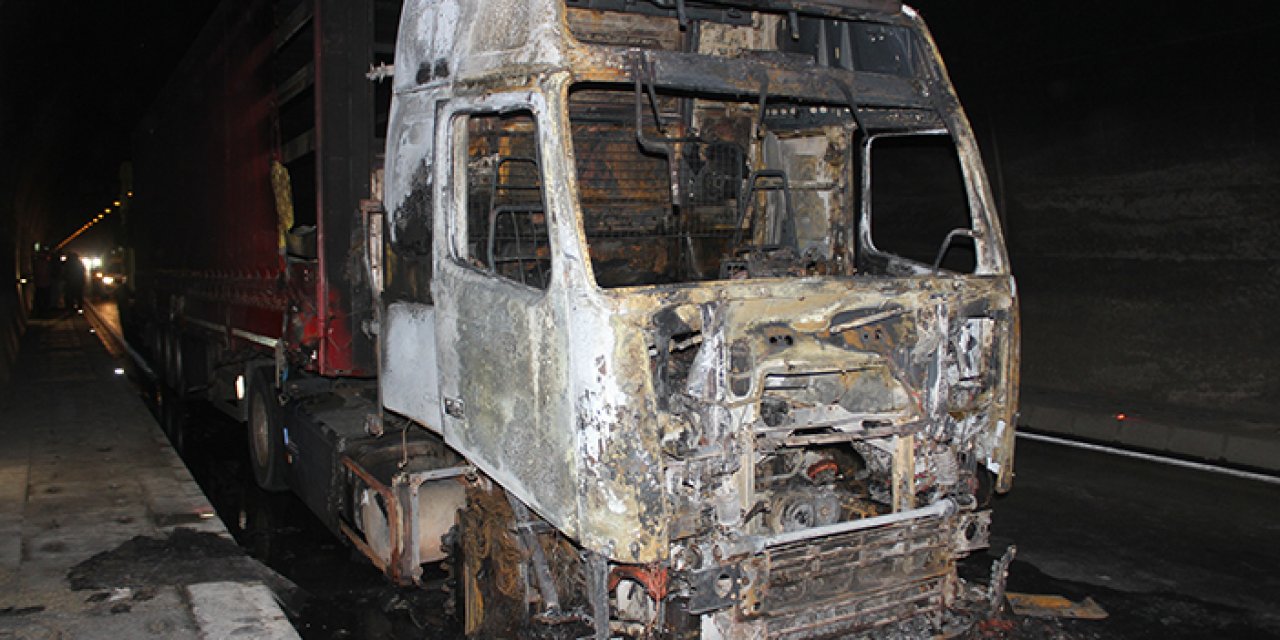 Ordu’da mercimek yüklü tır tünel içinde yandı