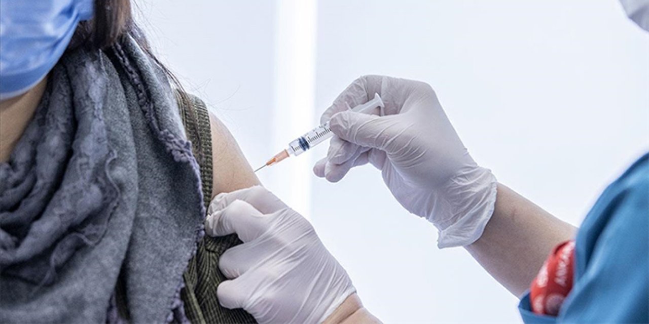 Aşı veya kapanma geri mi geliyor? Bakan Koca açıkladı