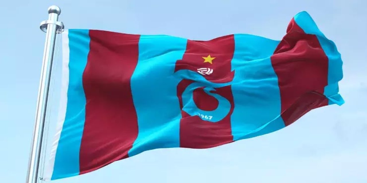 Trabzonspor'un yeni transferi Enis Destan Trabzon'da