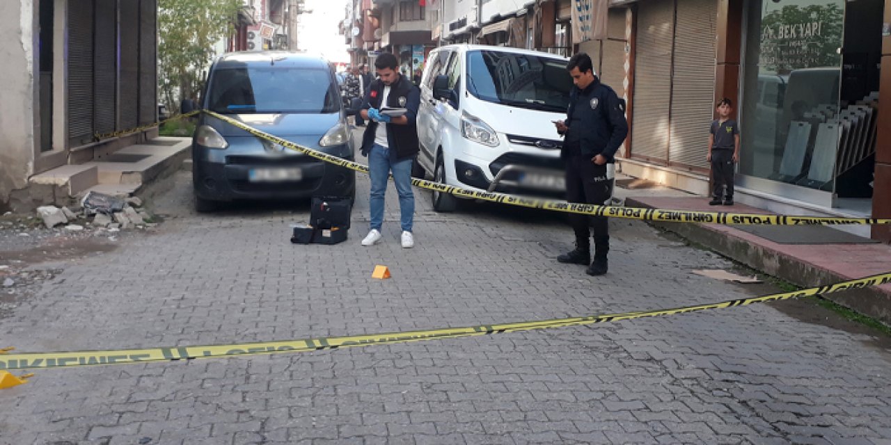 İşe gidiyordu! Sokak ortasında silahla vuruldu