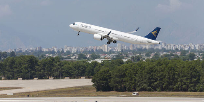 Antalya Havalimanı'nda uçuşlar tekrar başladı