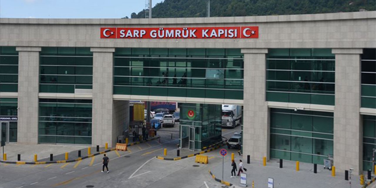 Sarp Gümrük Kapısı'nda operasyon! Kilolarca bal ele geçirildi