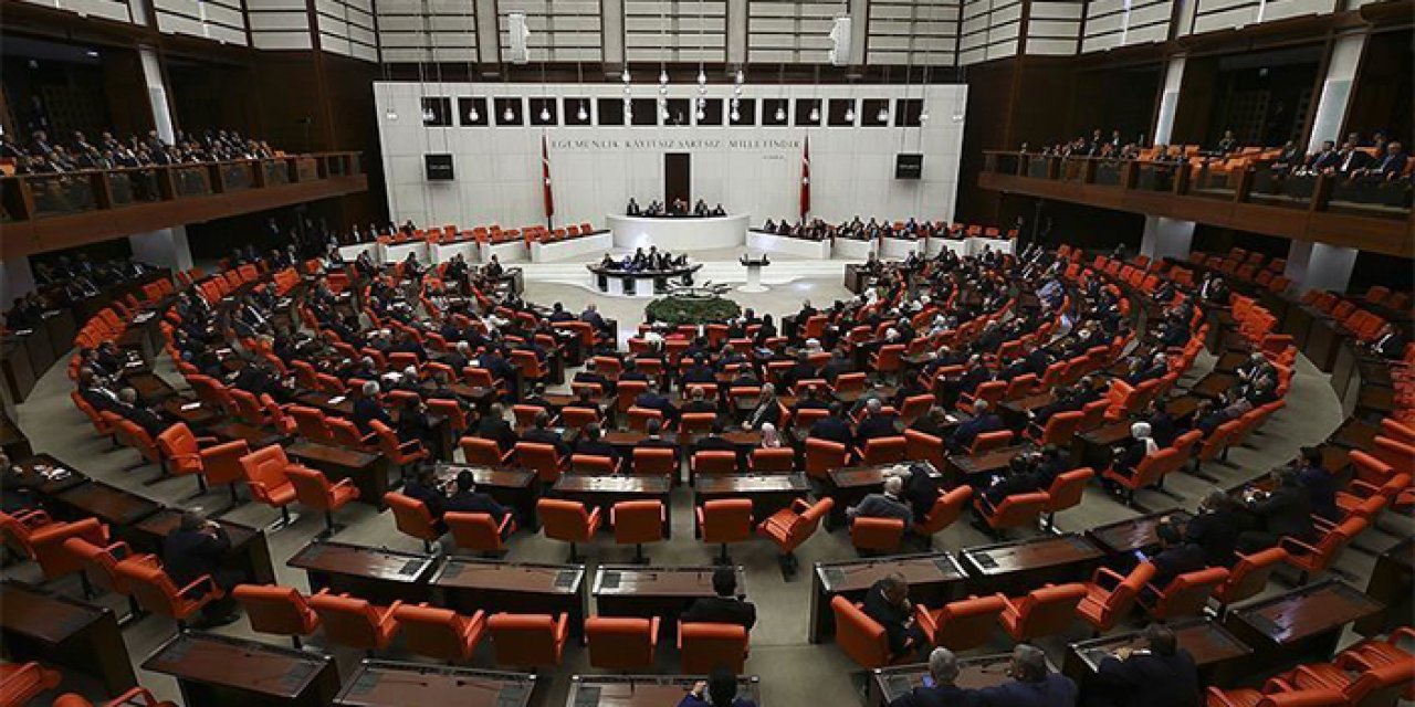 Emeklilere 5 bin TL ikramiye TBMM'den geçti!