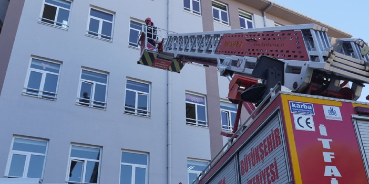 Trabzon’da okullarda deprem tatbikatı: 112 personelle geniş kapsamlı uygulama