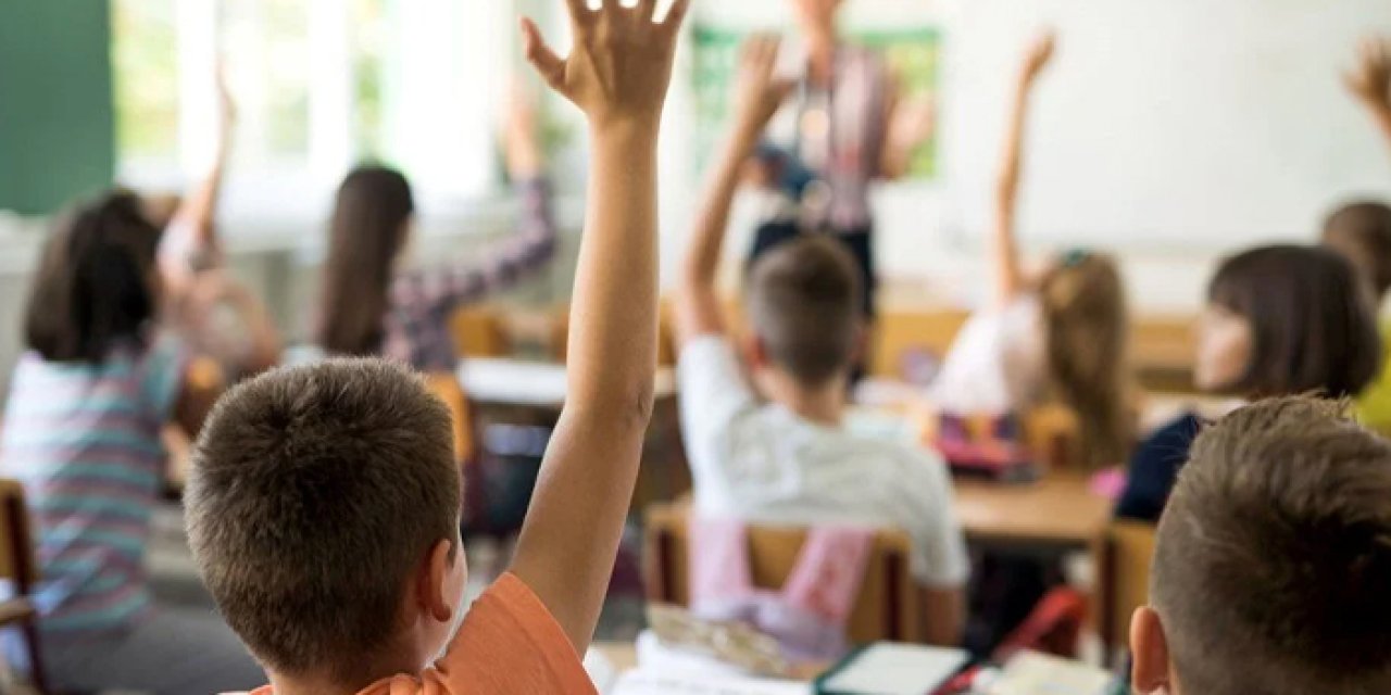 MEB'den yeni düzenlemeler! Sınıf geçme puanı yükseltildi