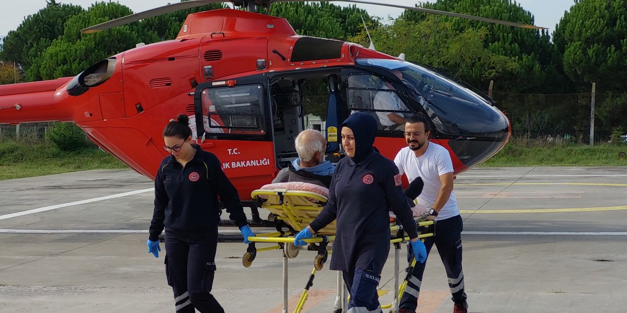 Kalp krizi geçiren yaşlı adamın yardımına ambulans helikopter yetişti