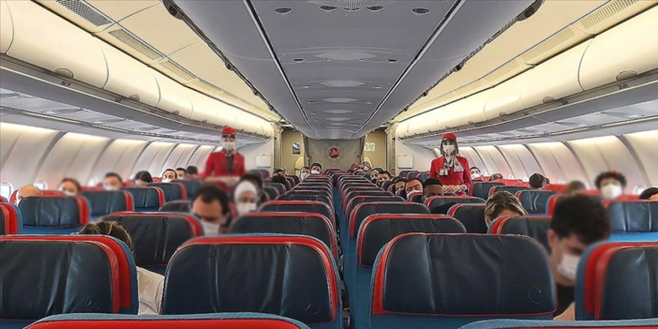 THY uçağında yasaklı kelime gözaltına aldırdı!