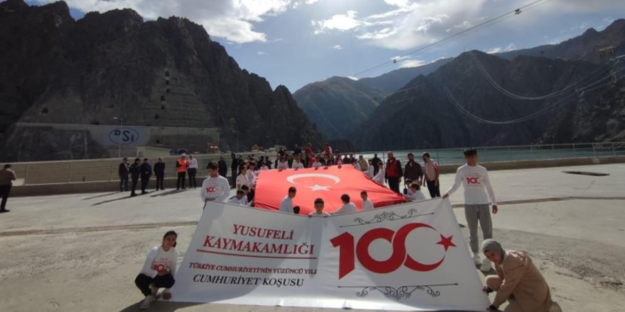 Artvin'de Cumhuriyet’in 100. yıl koşusu yapıldı