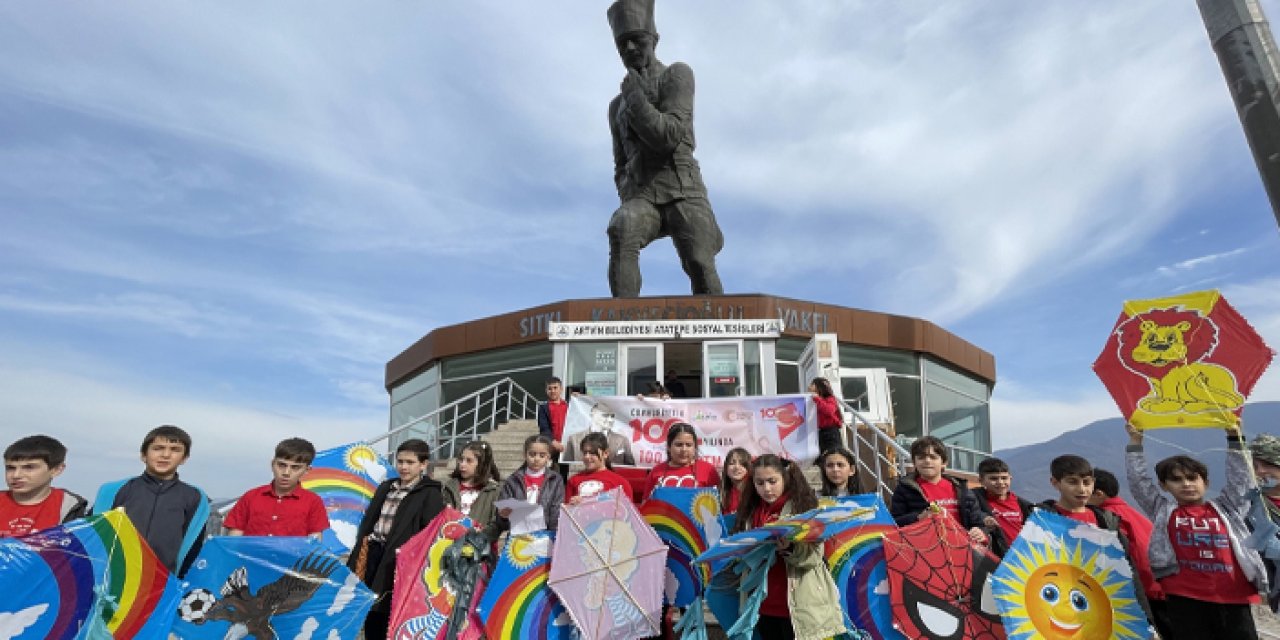Samsun semaları renkli uçurtmalarla şenlendi